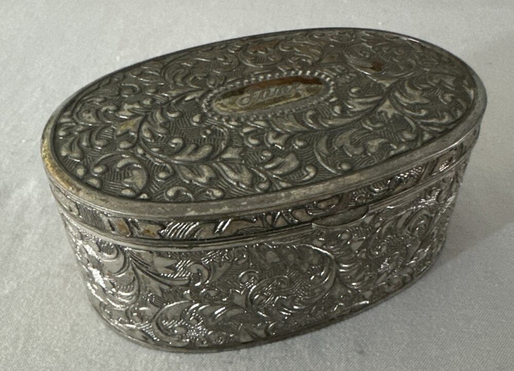 Vintage Silver Plated Jewelry Box Ornate Leaf Pattern Oval with Hinged Lid 3.5”